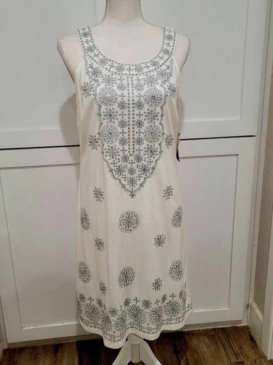 INC International Concepts Dresses & Skirts - NWT INC International Concepts White Sleeveless Midi Dress w/Silver Embroidery L